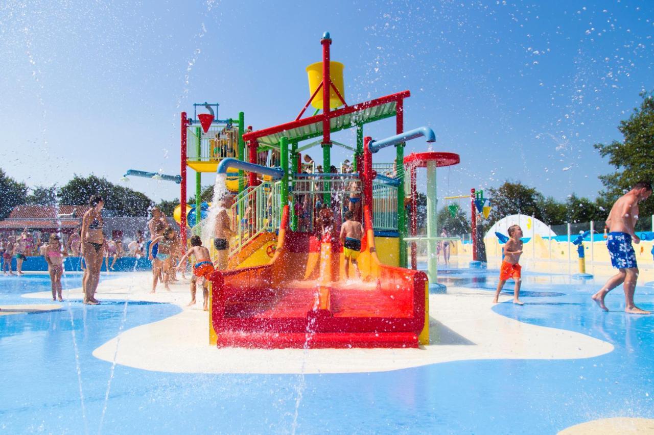 בורג האמסטד Camping De Duinhoeve Chalet Zeeland Not For Companies מראה חיצוני תמונה